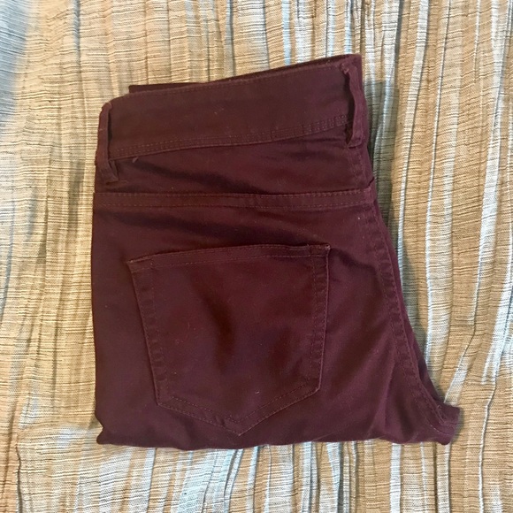 H&M Divided Burgundy Skinny Jeans - Size: 4 EUC - Picture 2 of 5